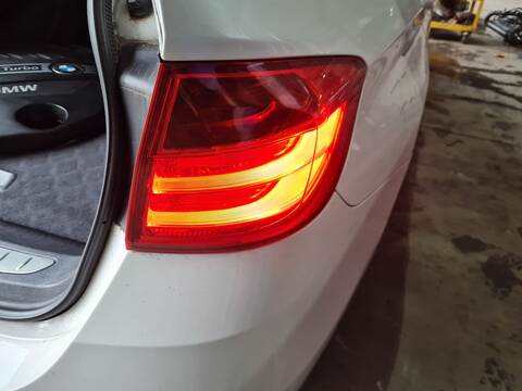 Foto 3ª: Piloto Trasero Derecho Bmw Serie 3 315 320D XDRIVE 184CV 135KW [N47D20C] (2015)