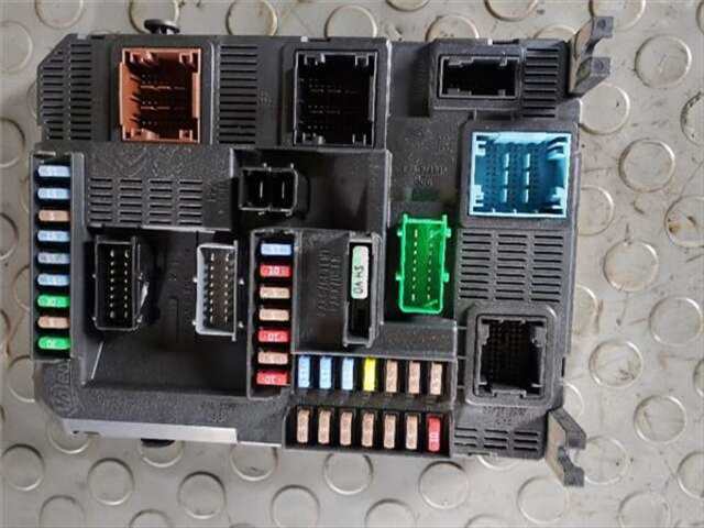 Foto 2ª: Centralita Confort BSI Peugeot 308 1.6 ACTIVE [1.6 LTR. - 85 KW 16V E-HDI FAP] [9h05]