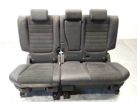 Foto 4ª: Asientos Traseros Mitsubishi Outlander PHEV KAITEKI 4WD 208CV 153KW [4B11] (2018)