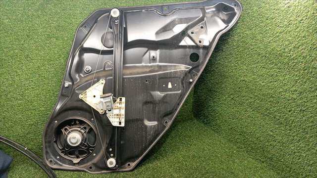 Foto 2ª: Elevalunas Eléctrico Trasero Izquierdo Mercedes Clase ML 320 3.0 CDI 5P [642940] (2007)