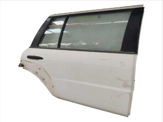 Foto 3ª: Puerta Trasera Derecha Nissan Patrol 3.0 DTI (1997)