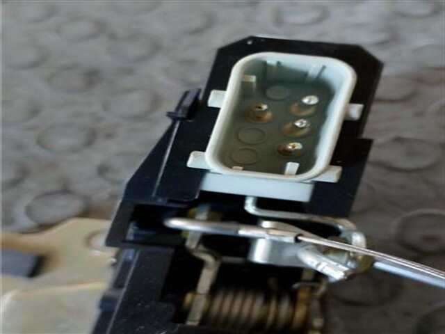 Foto 2ª: Cerradura Puerta Delantera Derecha Bmw Serie 5 518 2.5 523I [2.5 LTR. - 125 KW 24V CAT] [M52 B25 (25 6 S3)]