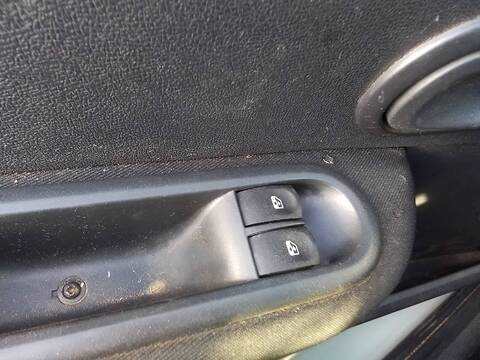 Botonera Elevalunas Renault Clio 1.5 DCI DIESEL CAT 75CV 55KW
