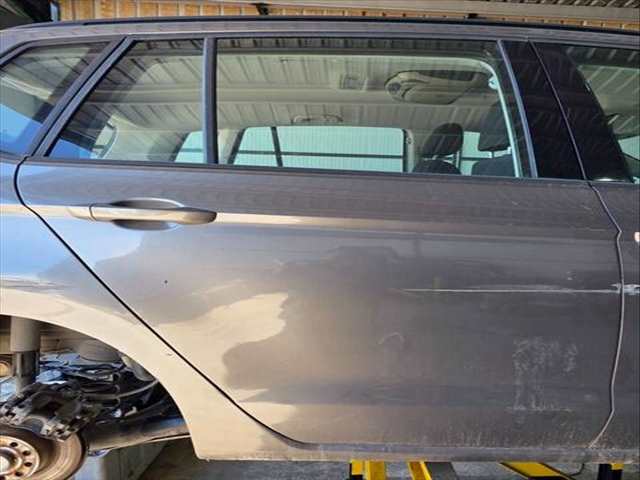 Puerta Trasera Derecha Volkswagen Golf CRKB AUT.