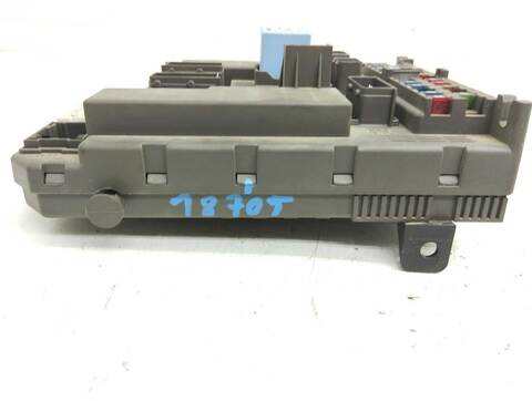 Foto 2ª: Caja Reles Fusibles Citroen C5 2.0 HDI 90 X BERLINA 90CV 66KW [RHY] (2003)