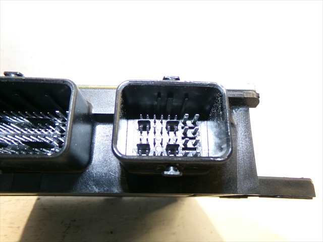Foto 4ª: Centralita Motor ECU Kia Carnival 2.9 CRDI 2001-2006 [J3] (2002)