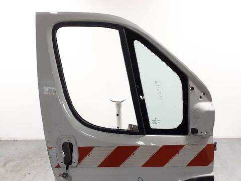 Foto 3ª: Puerta Delantera Derecha Peugeot Boxer 335 L1H2 PRO BLUEHDI 165 START STOP 165CV 121KW FURGON [4H03] (2020)