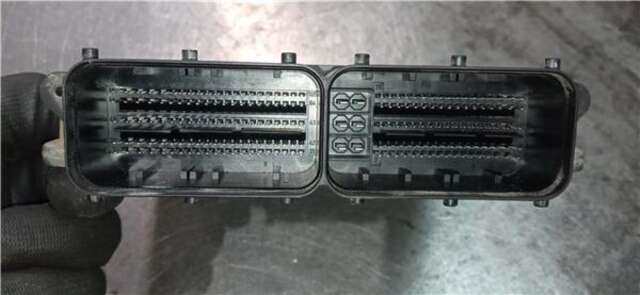 Foto 3ª: Centralita Motor ECU Volkswagen Passat 2.0 EDITION BMT [2.0 LTR. - 110 KW TDI] [CRLB]