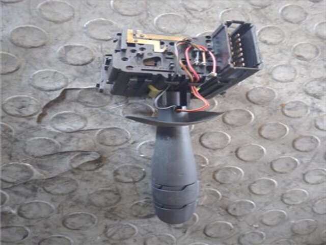 Foto 2ª: Mando Multifuncion Renault Laguna 1.9 AUTHENTIQUE [1.9 LTR. - 88 KW DCI DIESEL] [F9Q C6]