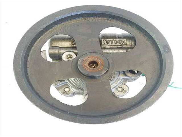Foto 2ª: Bomba de Direccion Toyota Avensis 2.2 D-4D ADT251_ ADT251R) (2003)