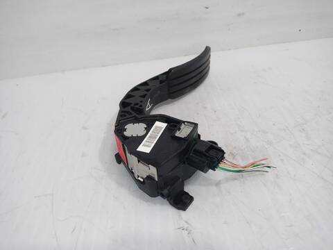 Foto 3ª: Pedal Acelerador Renault Trafic L1H1 2 7T 95CV [R9M413] (2014)