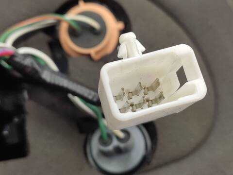 Foto 3ª: Piloto Trasero Derecho Toyota Prius 1.5 CAT 78CV 57KW [1NZ-FE] (2004)