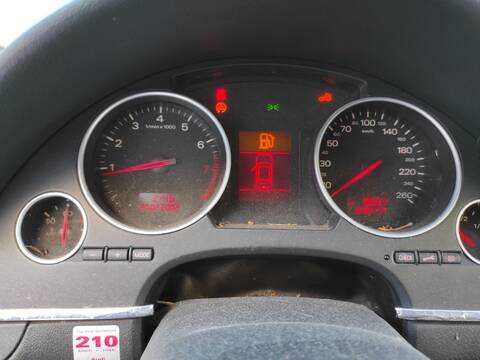 Foto 2ª: Cuadro de Instrumentos Audi A4 ASN (2006)
