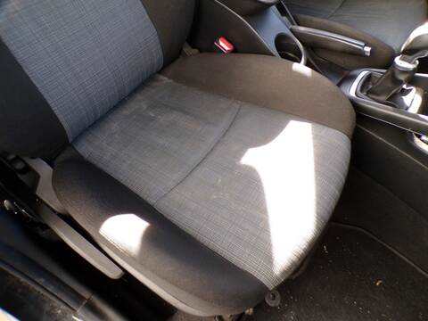 Foto 3ª: Asiento Delantero Derecho Kia Ceed G4FC ED) (2011)