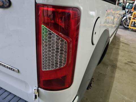 Piloto Trasero Derecho Ford Tourneo KOMBI TREND CORTA 2009 ) 110CV 81KW
