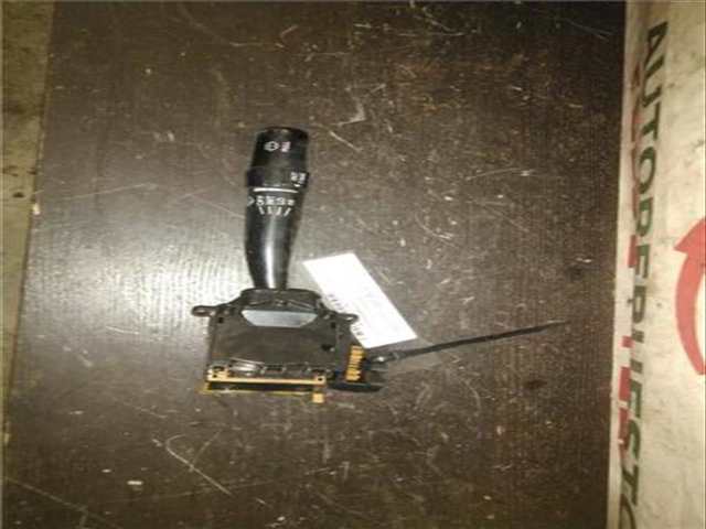 Mando Multifuncion Toyota Corolla 1.6 LINEA TERRA 4-PTAS.) [1.6 LTR. 81KW 16V]