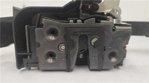 Cerradura Puerta Trasera Derecha Ford Focus BERLINA