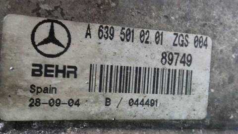 Foto 2ª: Intercooler Mercedes Vito 2.1 CDI CAT 88CV 65KW CAJA CERRADA [646983] (2004)