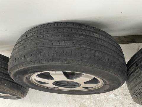 Foto 3ª: Juego LLantas Kia Carnival 2.9 CRDI LX AUT. 144CV [J3] (2001)