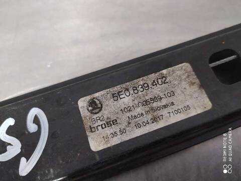 Foto 3ª: Elevalunas Manual Trasero Derecho Skoda Octavia SCOUT 4X4 150CV 110KW [CRM] (2017)