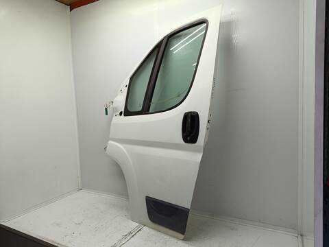 Foto 4ª: Puerta Delantera Izquierda Peugeot Boxer HDI 330) 101CV 74KW CAJA CERRADA [P22DTE] (2007)