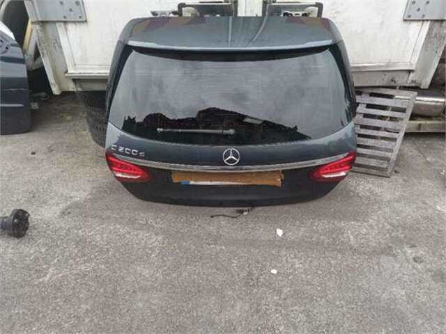 Portón Mercedes Clase C 160 R9M
