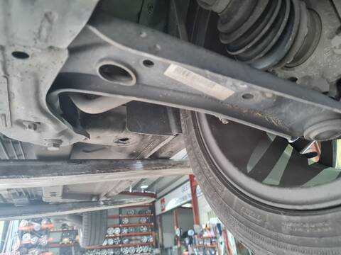 Brazo Suspension Delantero Izquierdo Lancia Y PLATINUM 95CV 70KW