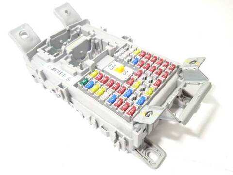 Foto 2ª: Caja Reles Fusibles Hyundai i20 1.0 TGDI CAT 101CV 74KW [G3LC] (2019)