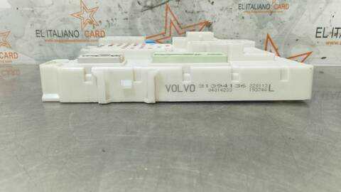 Foto 3ª: Caja Reles Fusibles Volvo V40 R-DESIGN MOMENTUM 150CV 110KW [D5204T6] (2013)