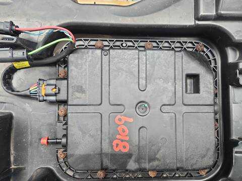 Foto 4ª: Deposito AdBlue Peugeot 308 ALLURE 116CV 85KW [BH01] (2016)