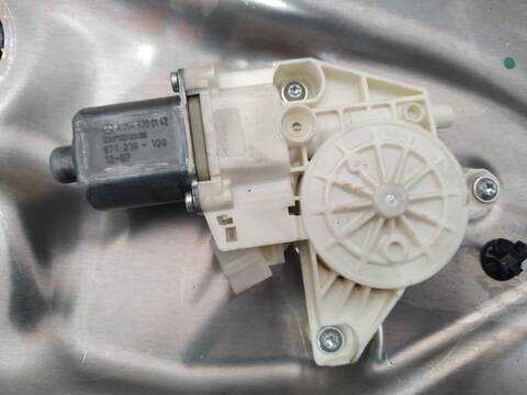 Foto 4ª: Elevalunas Eléctrico Delantero Izquierdo Mercedes Clase C 160 C 220 CDI BLUEEFFICIENCY 204.002) 170CV 125KW [651911] (2012)