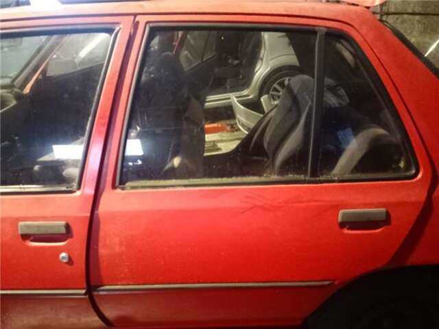 Puerta Trasera Izquierda Peugeot 205 1.8 DIESEL