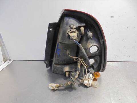 Foto 3ª: Piloto Trasero Izquierdo Daewoo Nubira 1.6 CAT BERLINA 106CV 78KW [A16DMS] (1999)