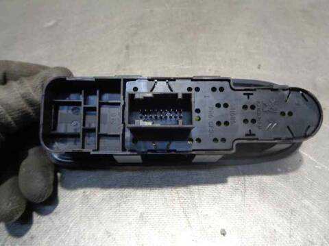 Foto 2ª: Botonera Elevalunas Peugeot 308 PREMIUM 120CV 88KW [EP6/5FW] (2007)