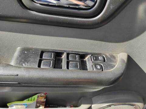 Botonera Elevalunas Nissan X-Trail YD22 T30)