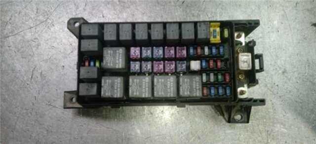 Foto 2ª: Caja Reles Fusibles Kia Carnival 2.9 CRDI [J3]