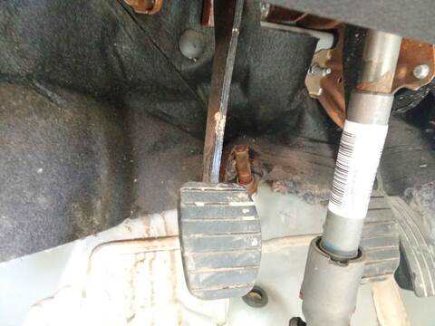 Foto 2ª: Pedal Embrague Dacia Sandero TCE 90 B8M1 B8MA) 90CV 66KW [H4B 400,H4B 412,H4B 411,H4B 410,H4B 408] (2015)
