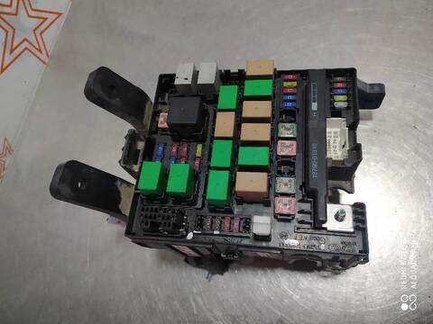 Foto 2ª: Caja Reles Fusibles Kia Sportage DRIVE 4X2 136CV 100KW [D4H4] (2014)