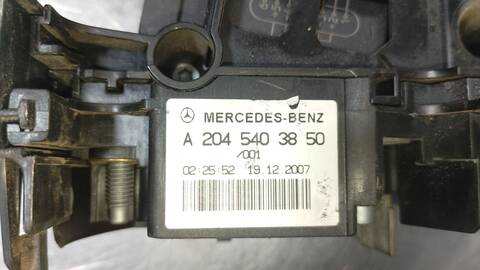 Foto 4ª: Caja Reles Fusibles Mercedes Clase C 160 220 T CDI 204.208) 170CV 125KW FAMILIAR [OM646811] (2008)