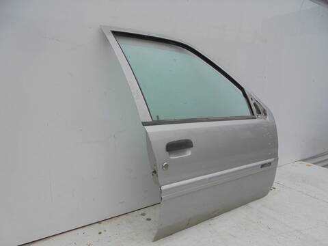 Foto 3ª: Puerta Delantera Derecha Citroen Saxo 1.5 D IMAGE 57CV 42KW [VJZ] (2000)