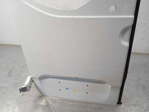 Foto 2ª: Puerta Trasera Izquierda Mercedes Sprinter 419 CDI RWD 907.643 907.645 907.647) 190CV 140KW FURGONETA [654920] (2024)