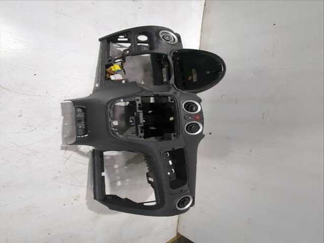 Foto 3ª: Salpicadero Citroen C3 1.4 HDI 70 SC8HZC SC8HR0 SC8HP4) 68CV [8HP (DV4C) 8HR (DV4C) 8HZ (DV4TD)] (2009)