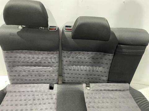 Foto 3ª: Asientos Traseros Volkswagen Passat ADVANCE 131CV [AVF] (2000)