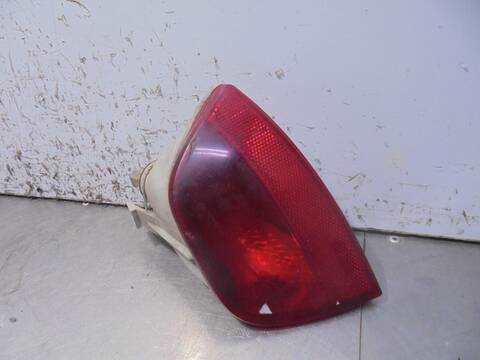 Foto 3ª: Faro Antiniebla Trasero Izquierdo Ford Focus AMBIENTE BERLINA 90CV 66KW [C9DA] (2000)