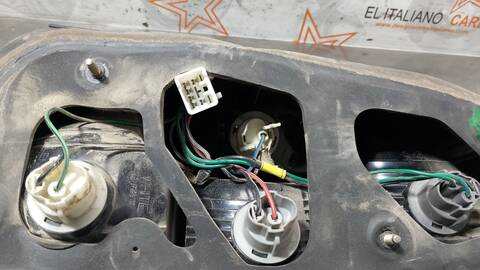 Foto 3ª: Piloto Trasero Izquierdo Hyundai Trajet 2.0 CRDI GLS 113CV 83KW [D4EA] (2003)