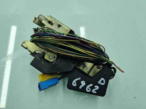 Cerradura Puerta Delantera Derecha Mercedes Sprinter 413 CDI 904.612-613) 129CV 95KW CAJA ABIERTA