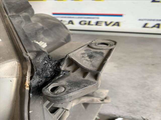 Foto 2ª: Faro Derecho Toyota Avensis 2.2 D4D 150CV [2AD-FTV] (2010)