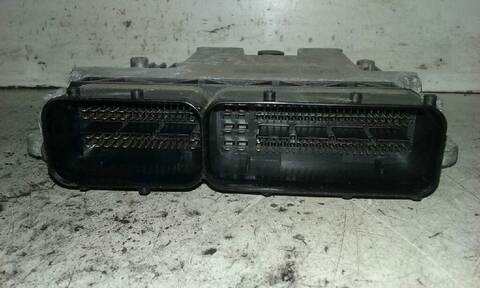 Foto 3ª: Centralita Motor ECU Volkswagen Golf 1.9 TDI BERLINA 105CV 77KW [BXE] (2008)