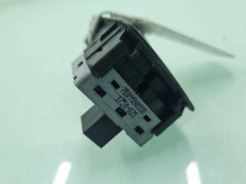 Foto 3ª: Botonera Elevalunas Volkswagen Transporter D 131CV 96KW T5 COMBI FURGONETA [BNZ] (2008)