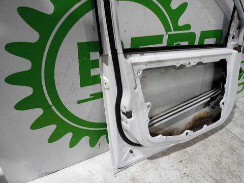 Foto 3ª: Puerta Delantera Izquierda Ford Fiesta AMBIENTE 68CV (2001)